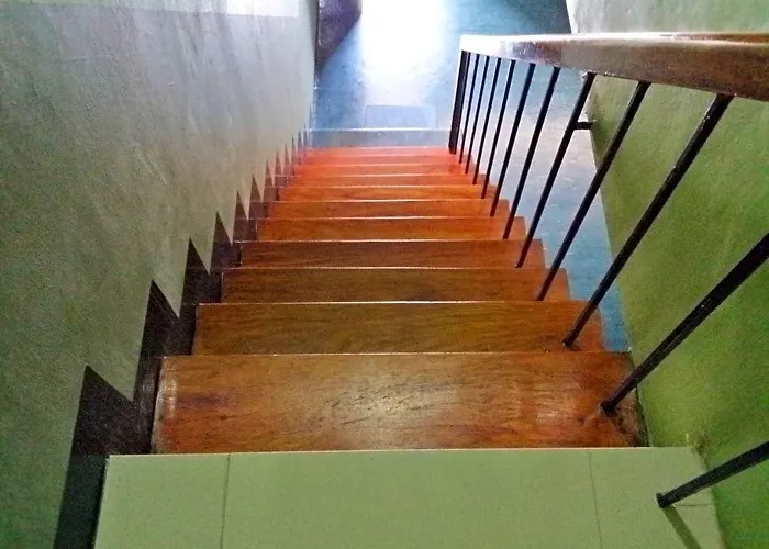 Hotel Daisy Drive Manila
