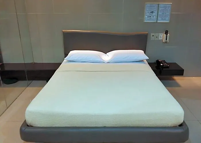 Daisy Drive Hotel Manila